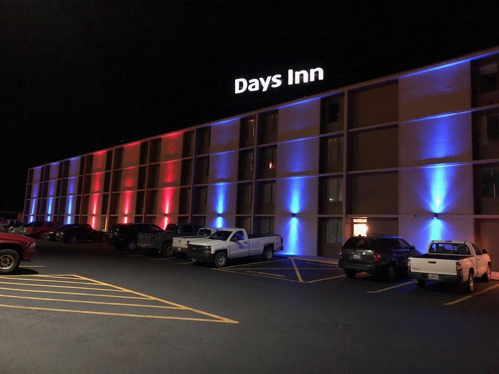 Days Inn By Wyndham Принстон Екстер'єр фото